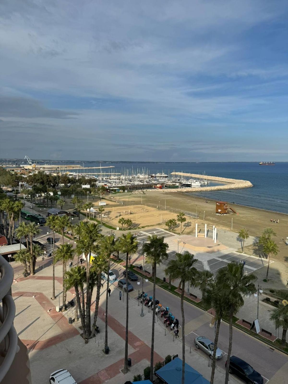 11 Suites - Golden Sunrise Suite Larnaca Extérieur photo