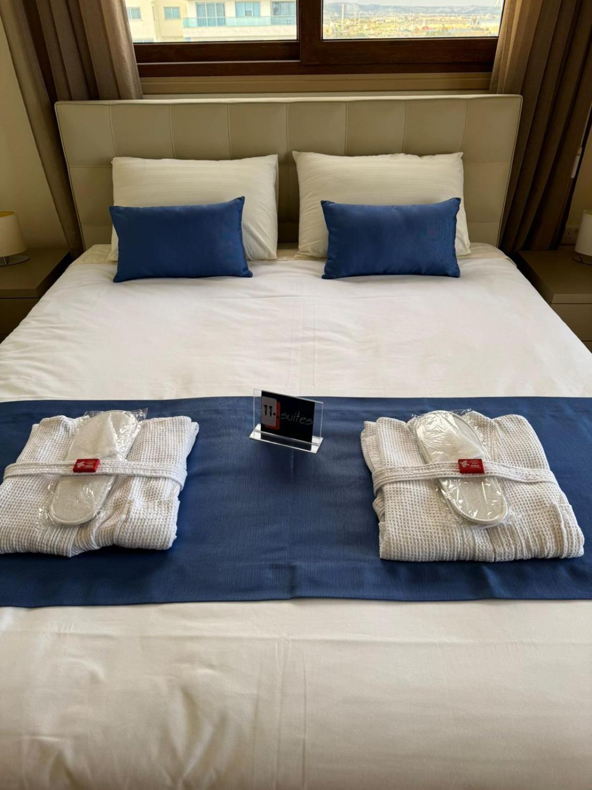 11 Suites - Golden Sunrise Suite Larnaca Chambre photo